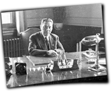 GFX_report_event_YUN_zhang_qun_desk