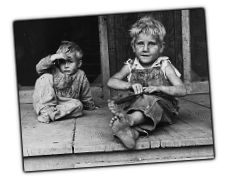 GFX_report_event_HOL_worse_living_standard