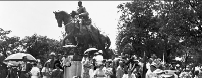 GFX_news_event_CSA_robert_lee_statue