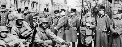 GFX_news_event_HUN_hungarian_officers_german_soldiers