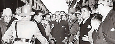 GFX_news_event_PRU_politician_meets_with_people